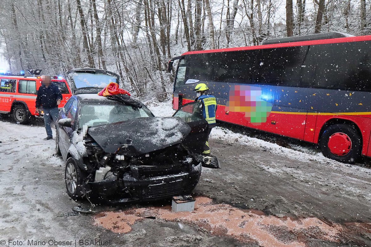 Unfall Denzingen Ichenhauser Strasse 01122020 11