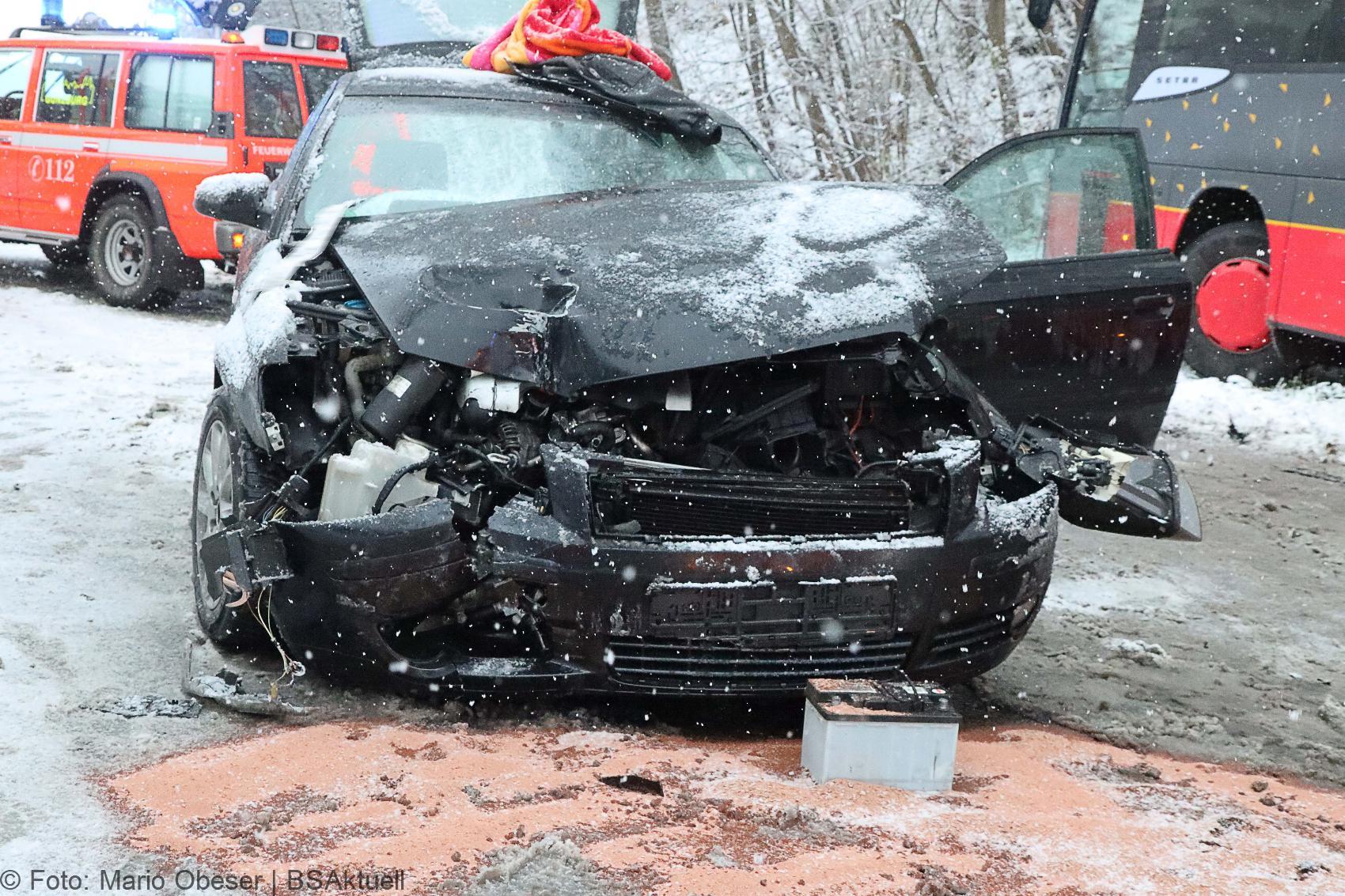 Unfall Denzingen Ichenhauser Strasse 01122020 8