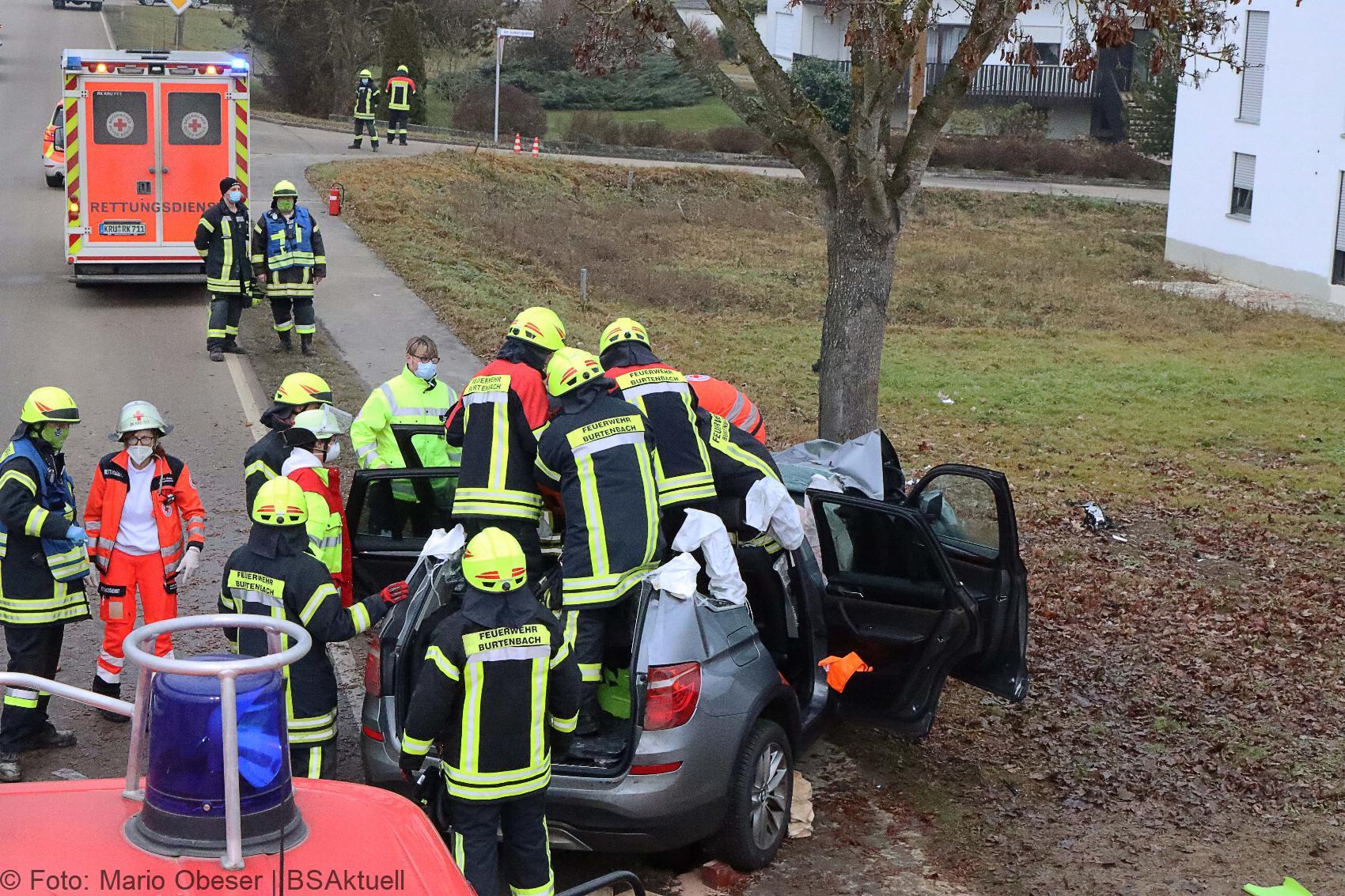 Unfall Kemnat Pkw Baum 20122020 IMG_7240