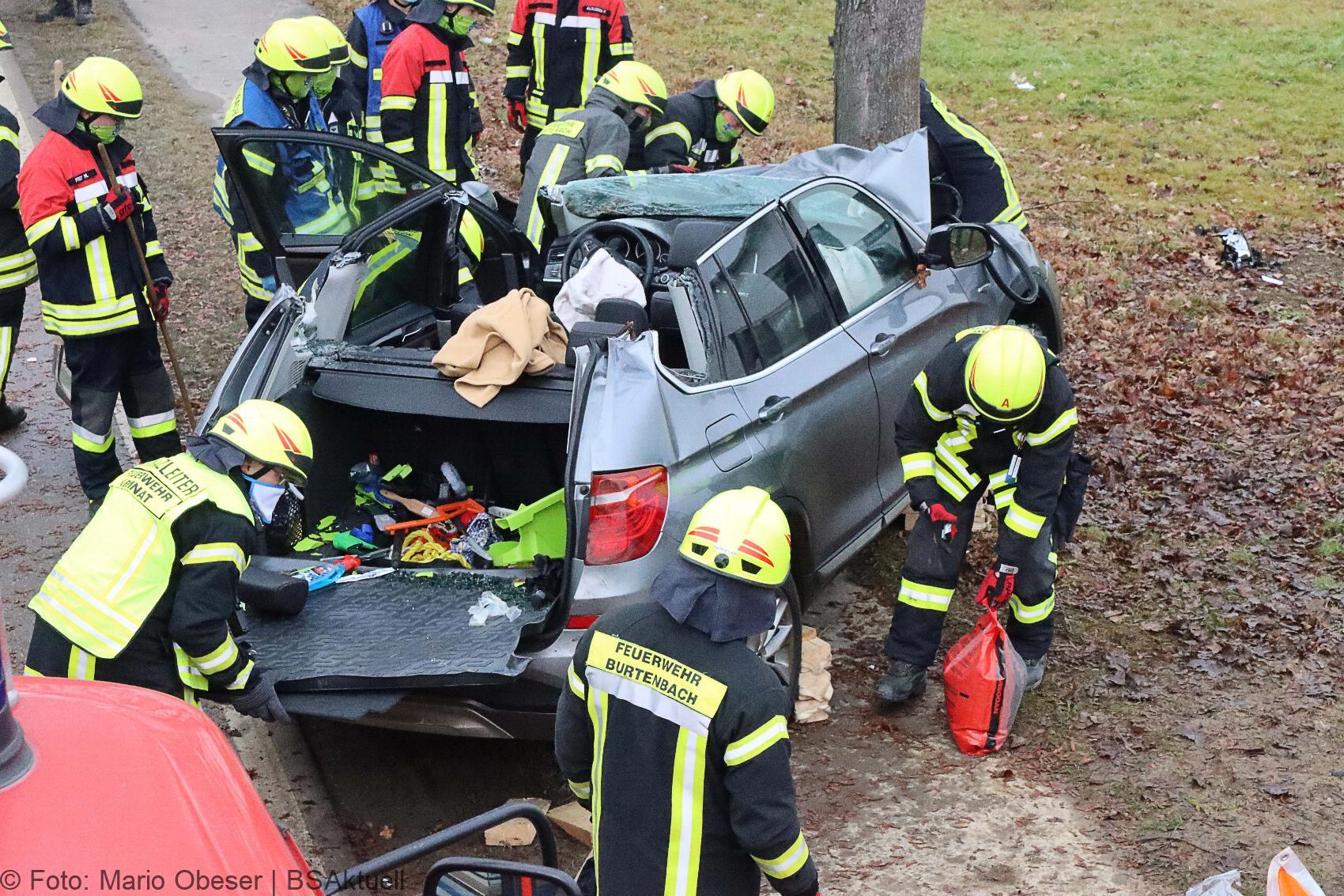 Unfall Kemnat Pkw Baum 20122020 IMG_7254