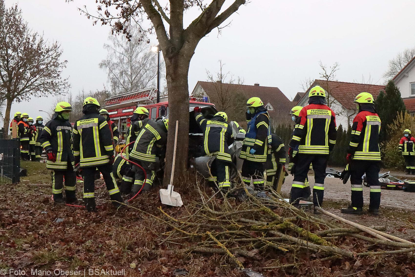 Unfall Kemnat Pkw Baum 20122020 IMG_7260