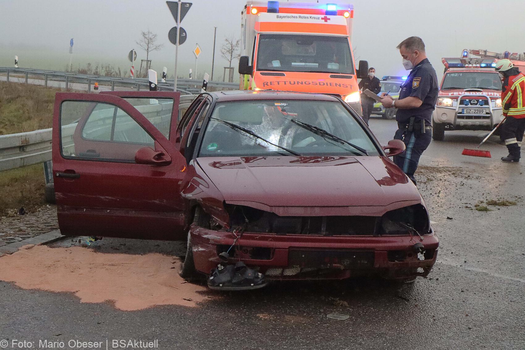 Unfall Kreisverkehr Limbach 16122020 16