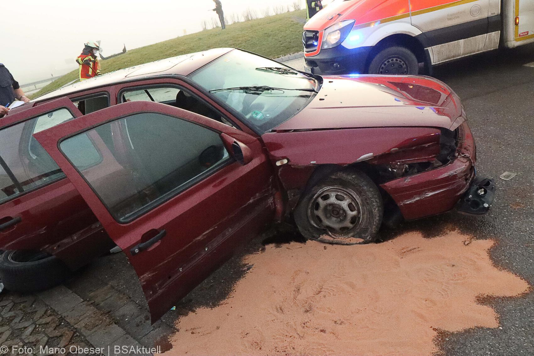 Unfall Kreisverkehr Limbach 16122020 17