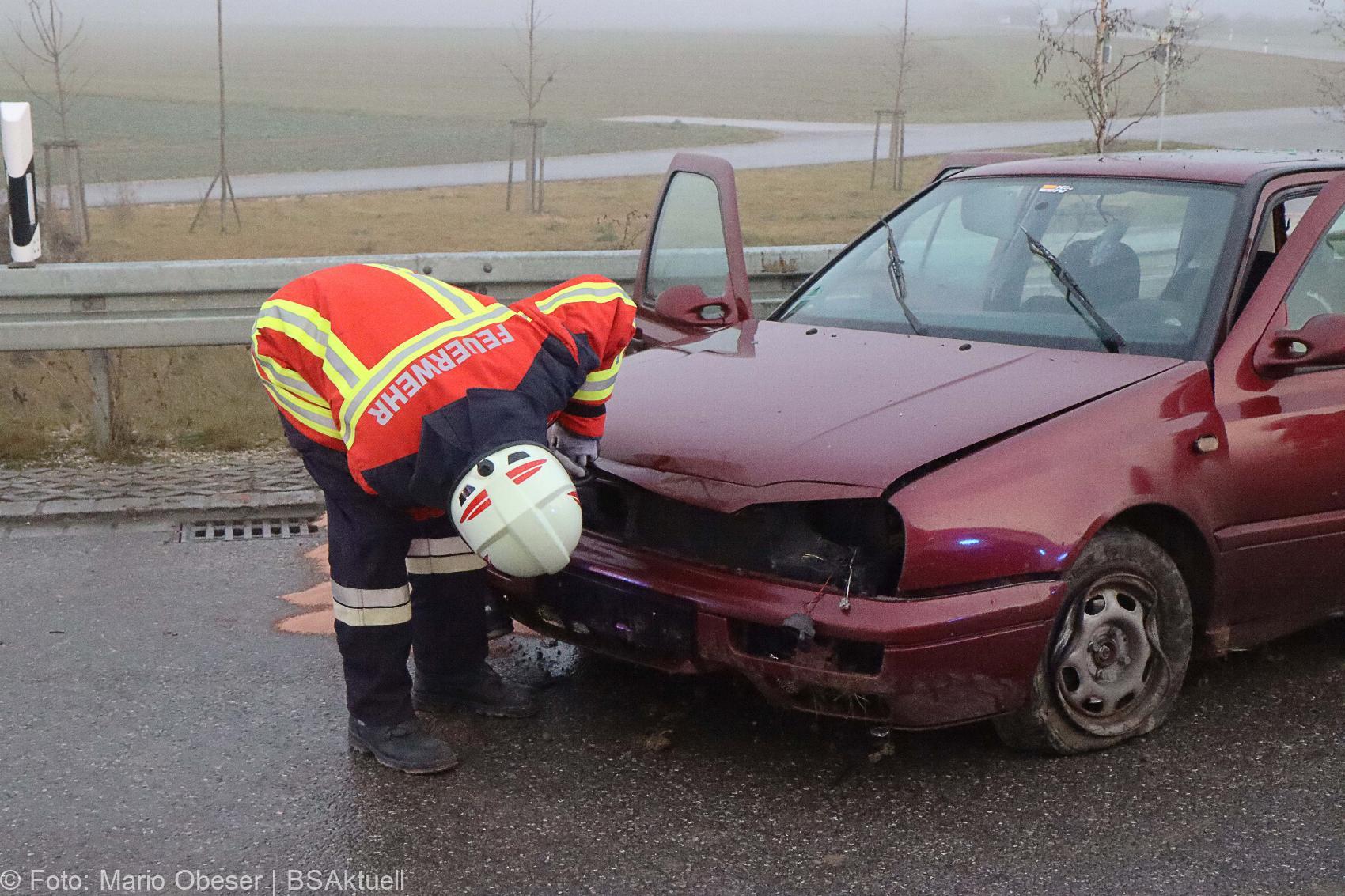 Unfall Kreisverkehr Limbach 16122020 19