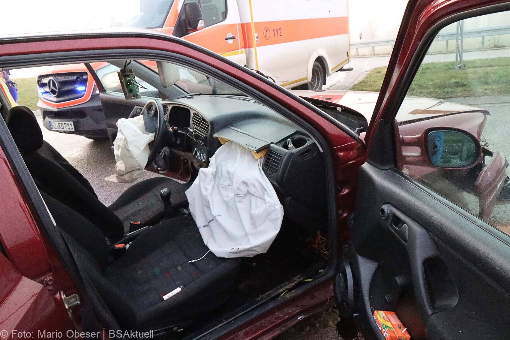 Unfall Kreisverkehr Limbach 16122020 20