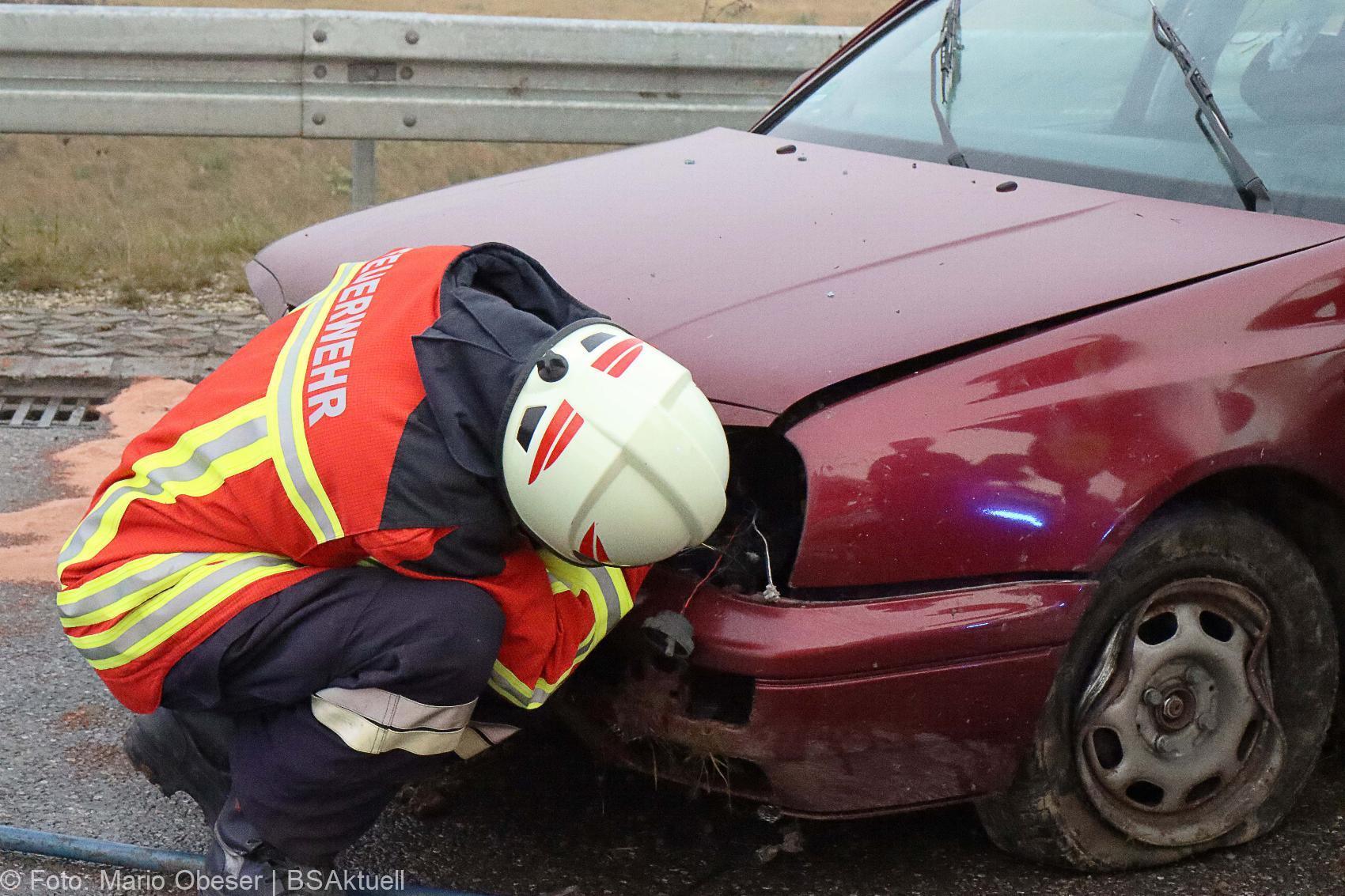 Unfall Kreisverkehr Limbach 16122020 22