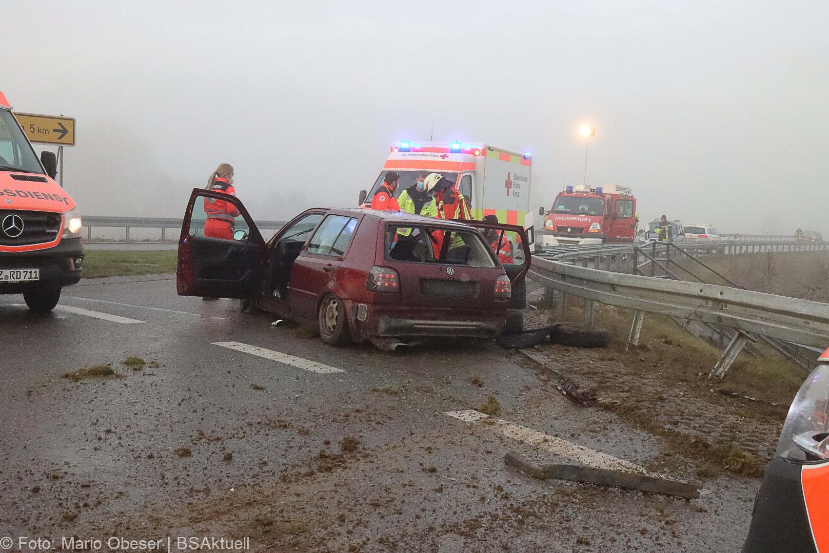Unfall Kreisverkehr Limbach 16122020 3