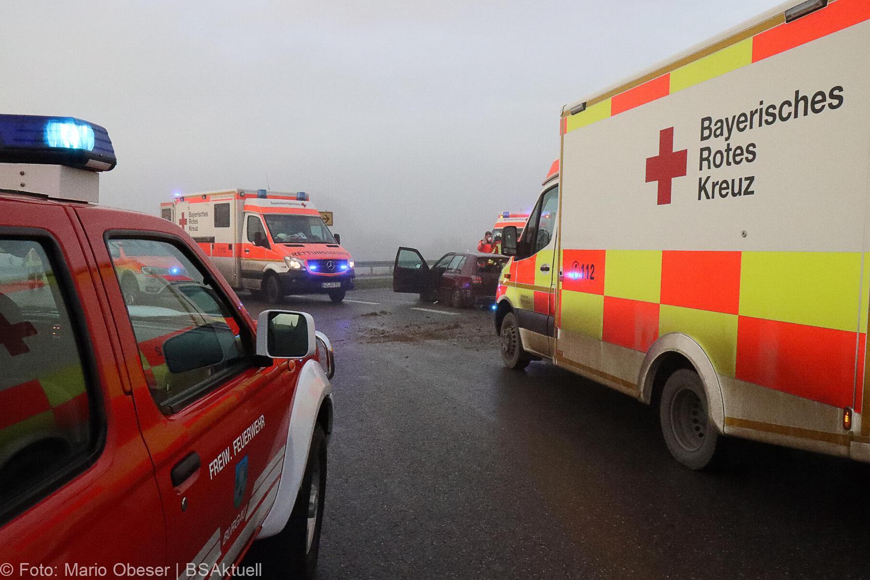 Unfall Kreisverkehr Limbach 16122020 4