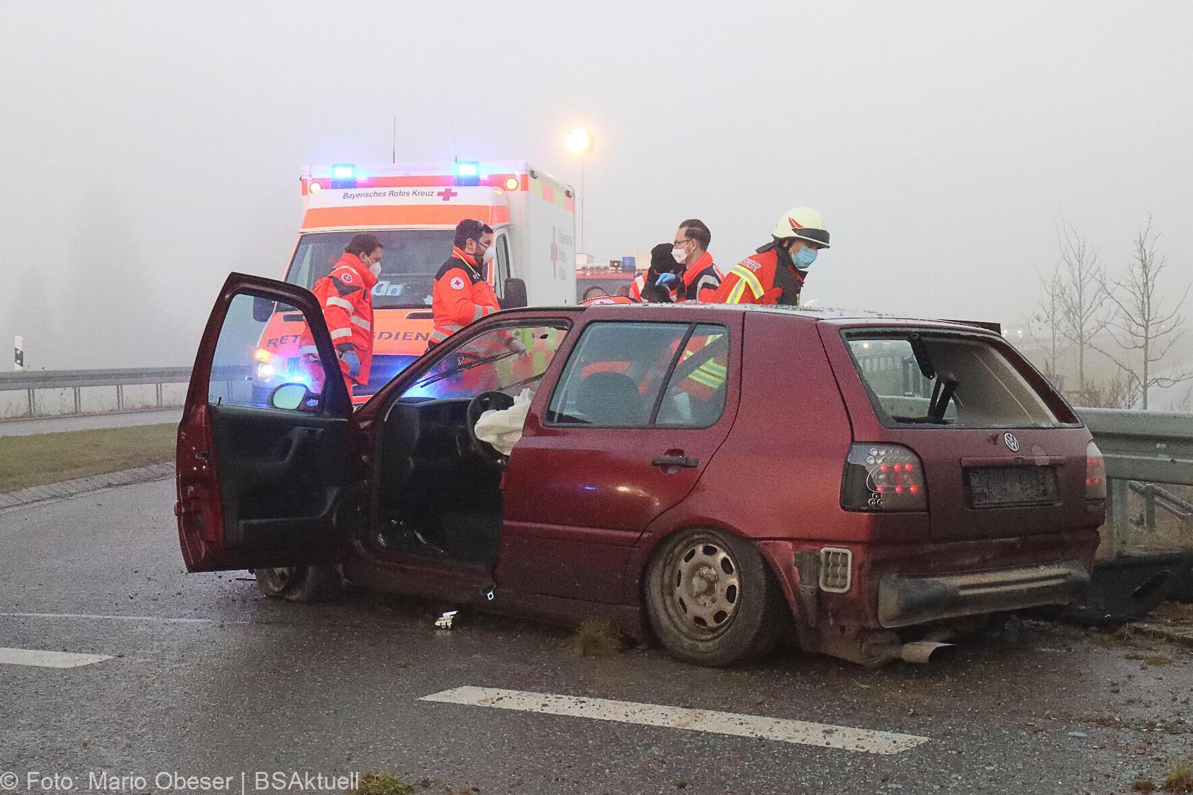 Unfall Kreisverkehr Limbach 16122020 5