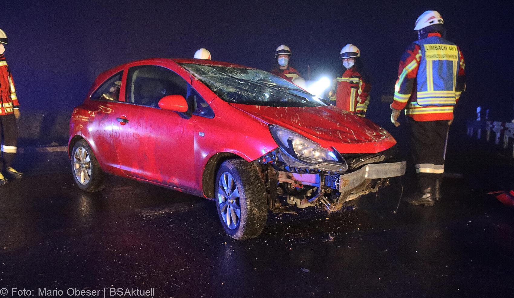 Unfall Limbach Kreisverkehr 19122020 16