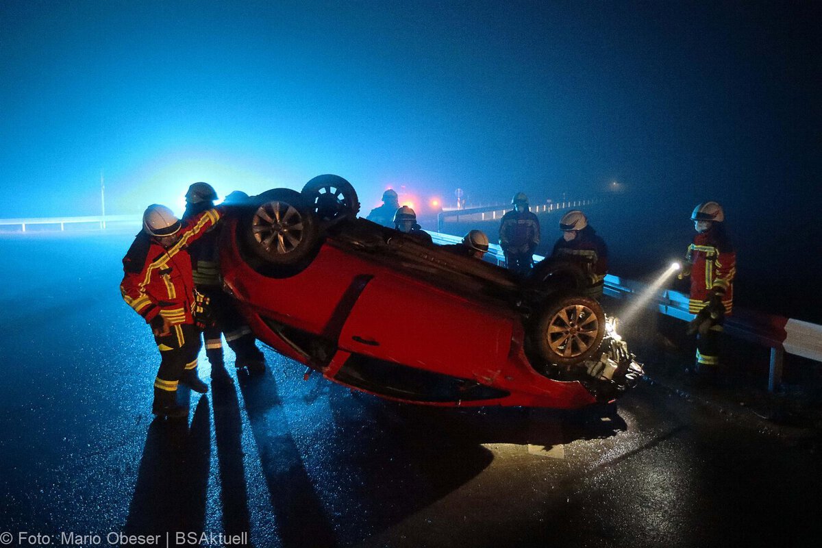Unfall Limbach Kreisverkehr 19122020 7