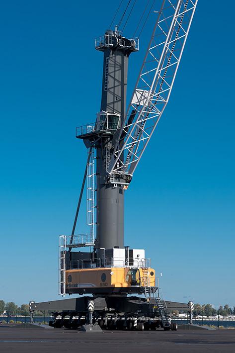 liebherr-lhm-550-mobile-harbour-crane-grenaa-denmark-2