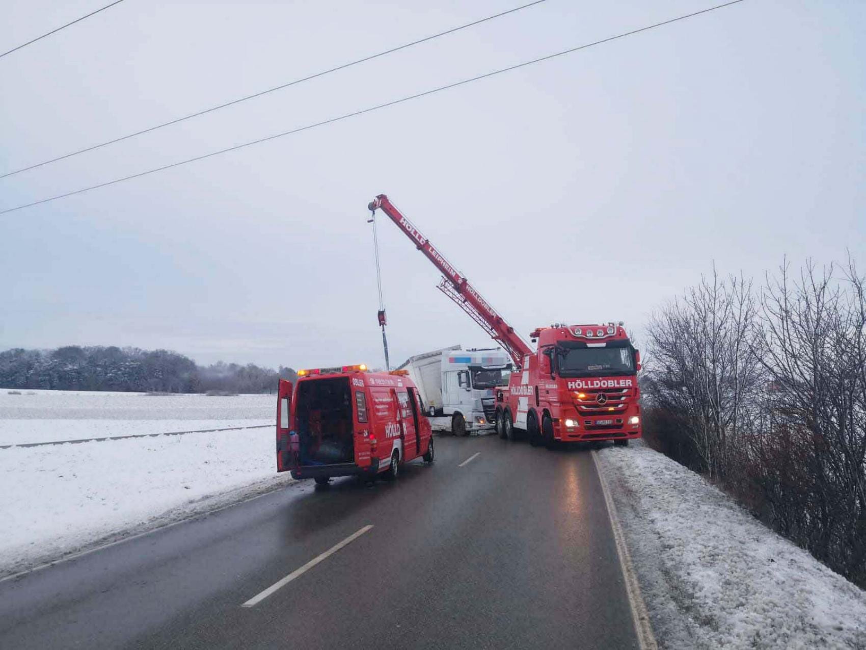 Lkw von B16 abgekommen Hochwang 22012021 2