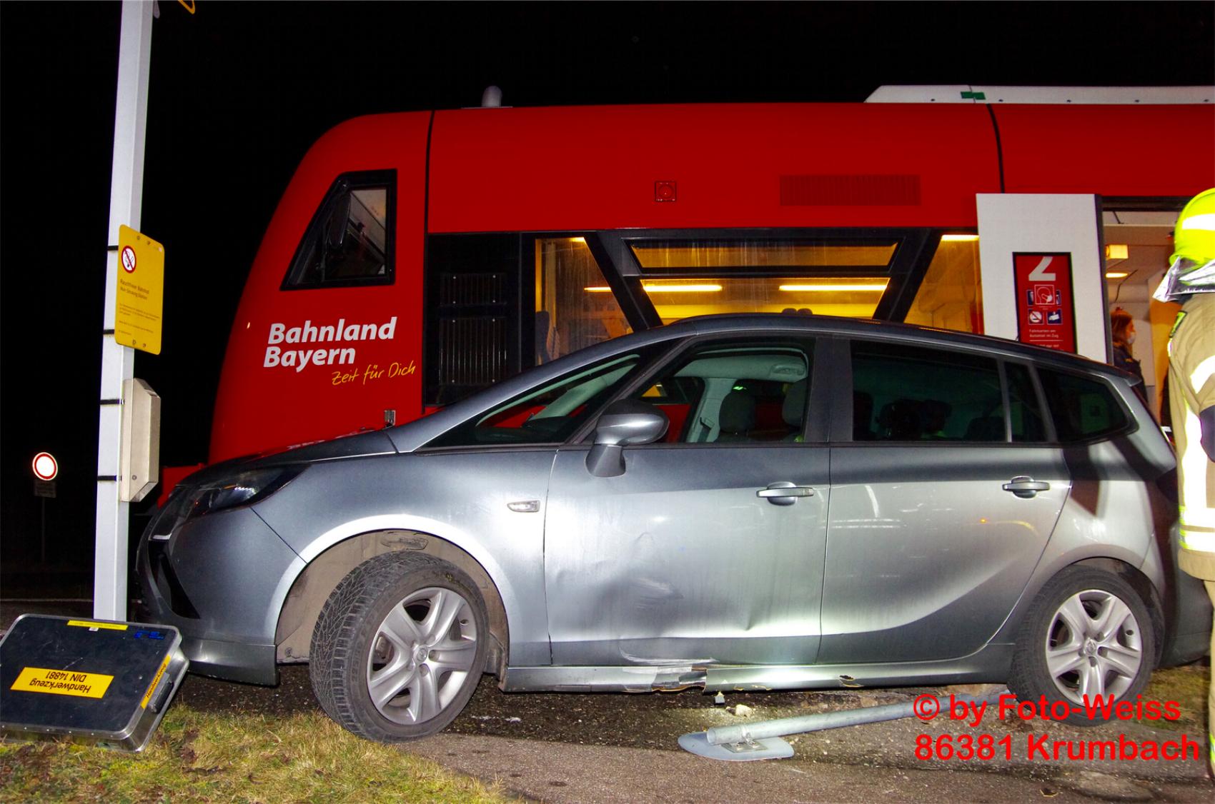 Unfall Zug Pkw Haupeltshofen 04012020 2