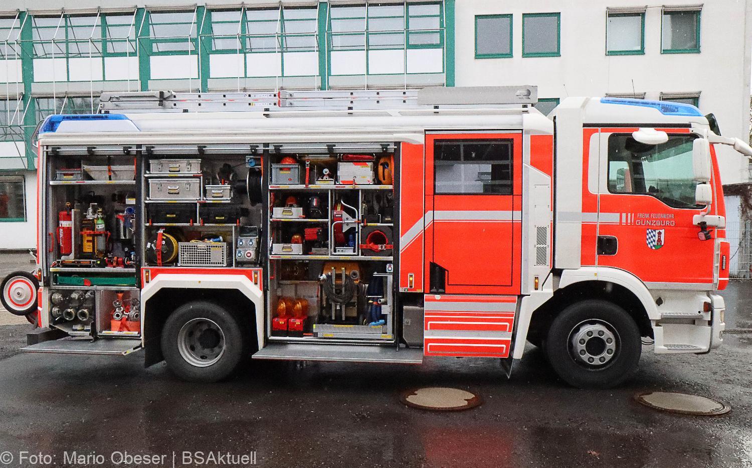 HLF20 Strasse Feuerwehr Guenzburg 2021 1