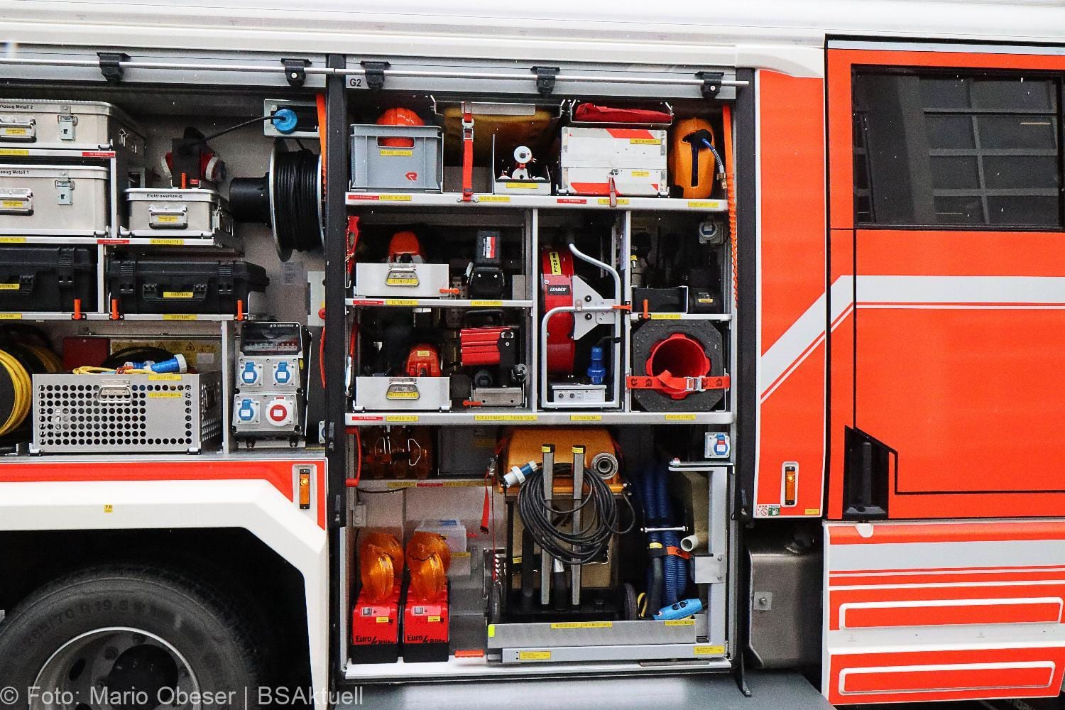 HLF20 Strasse Feuerwehr Guenzburg 2021 11