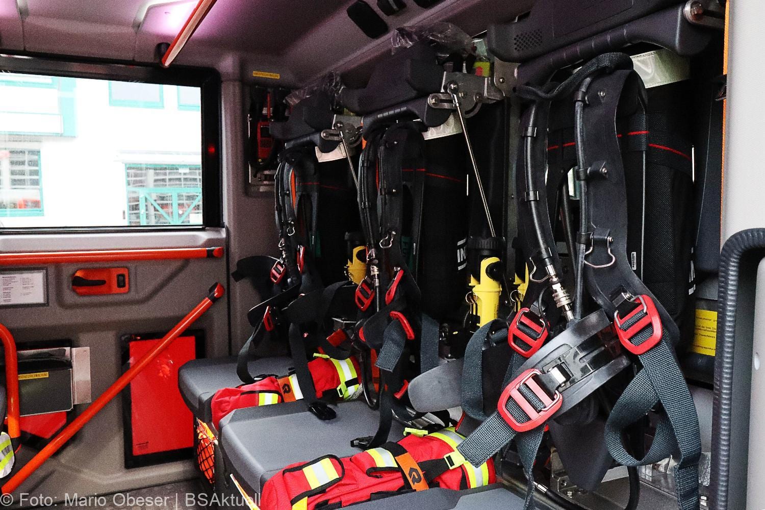 HLF20 Strasse Feuerwehr Guenzburg 2021 12