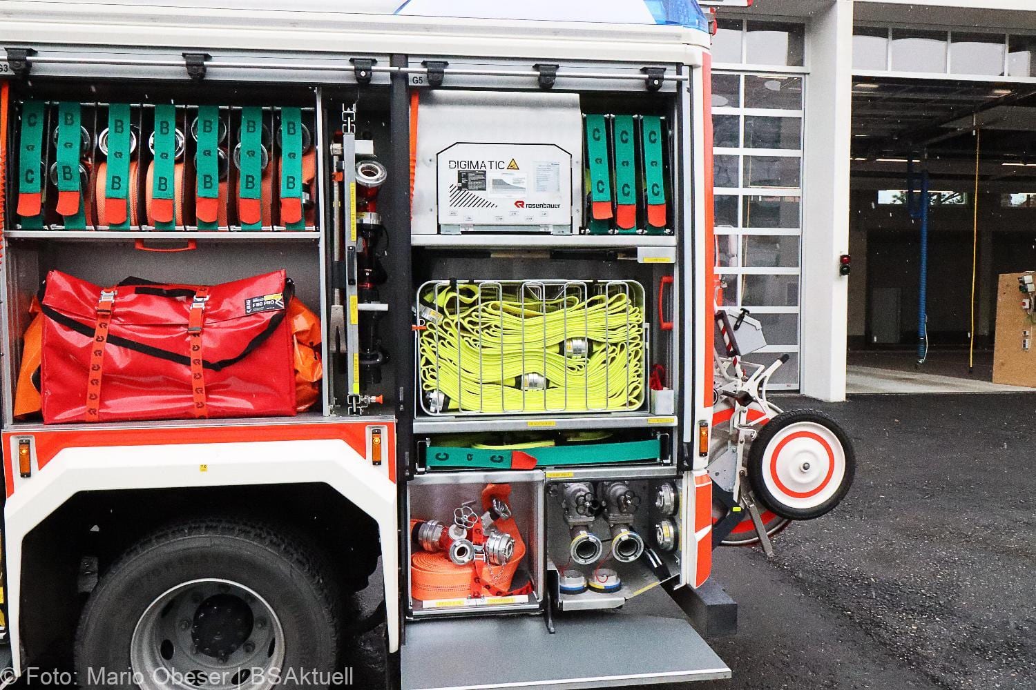 HLF20 Strasse Feuerwehr Guenzburg 2021 16