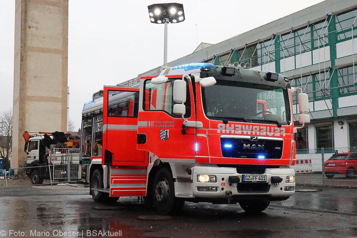 HLF20 Strasse Feuerwehr Guenzburg 2021 18