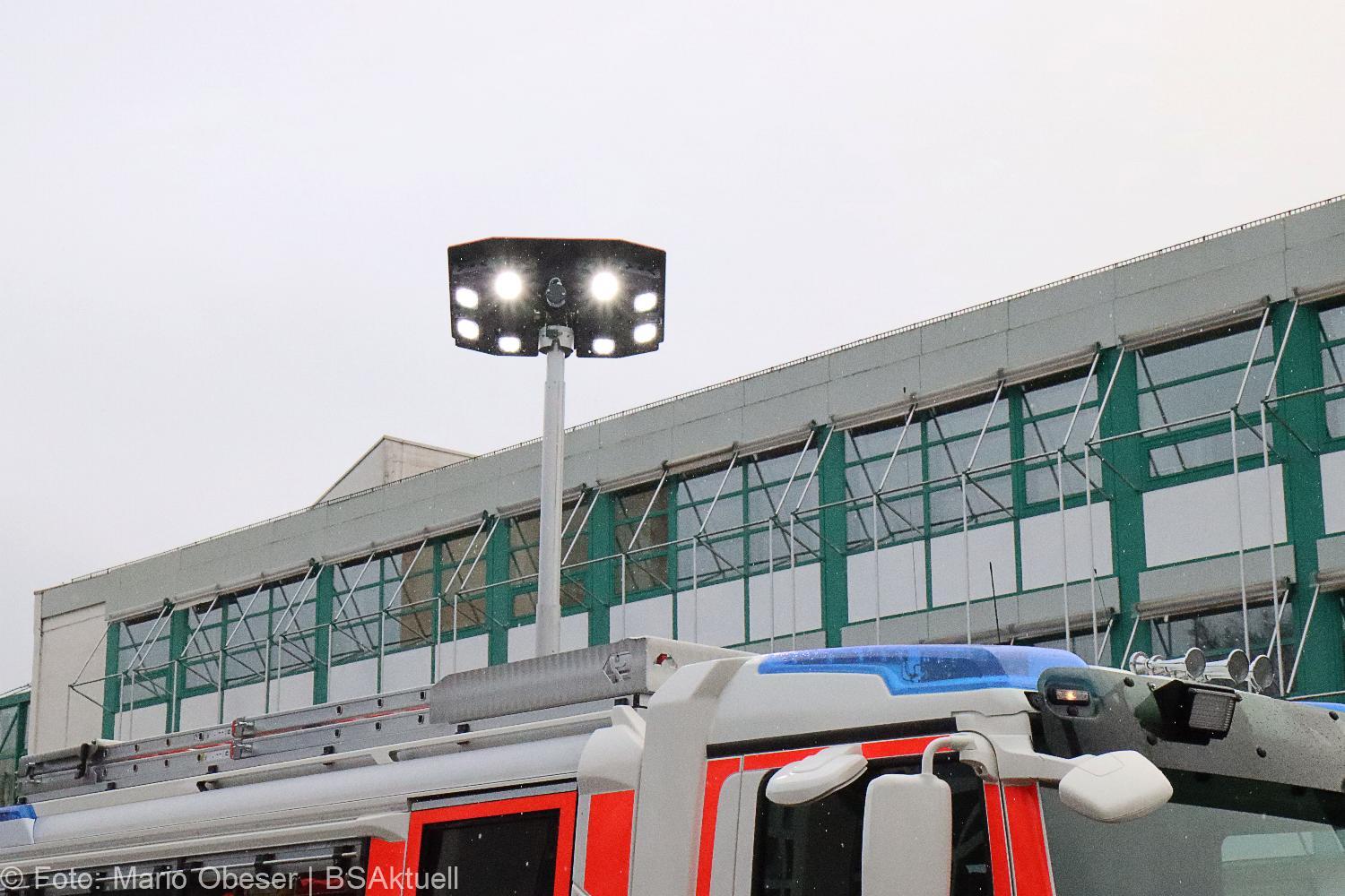 HLF20 Strasse Feuerwehr Guenzburg 2021 3