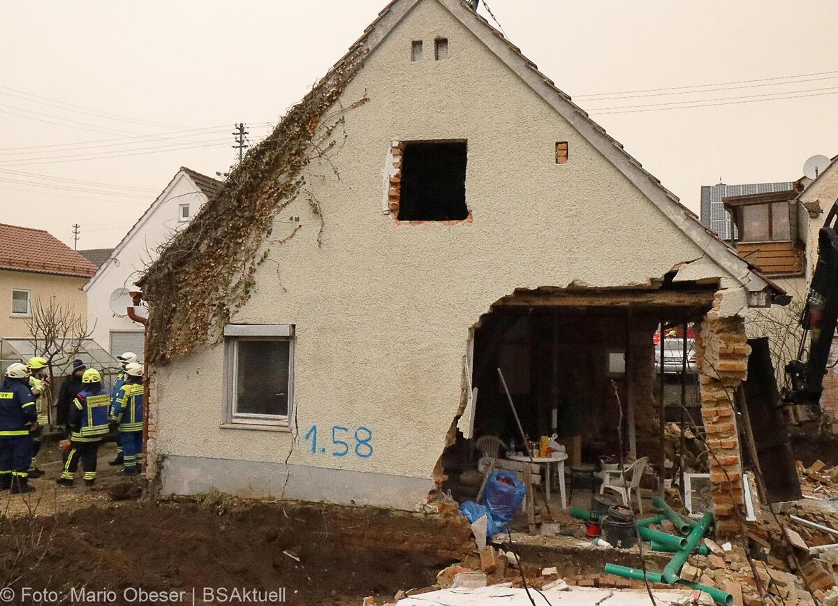 Haus Ichenhausen Mauer eingestuerzt 06022021 2