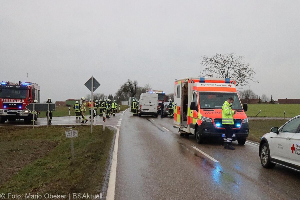 Unfall Kissendorf Abzweig Rieden 02022021 1
