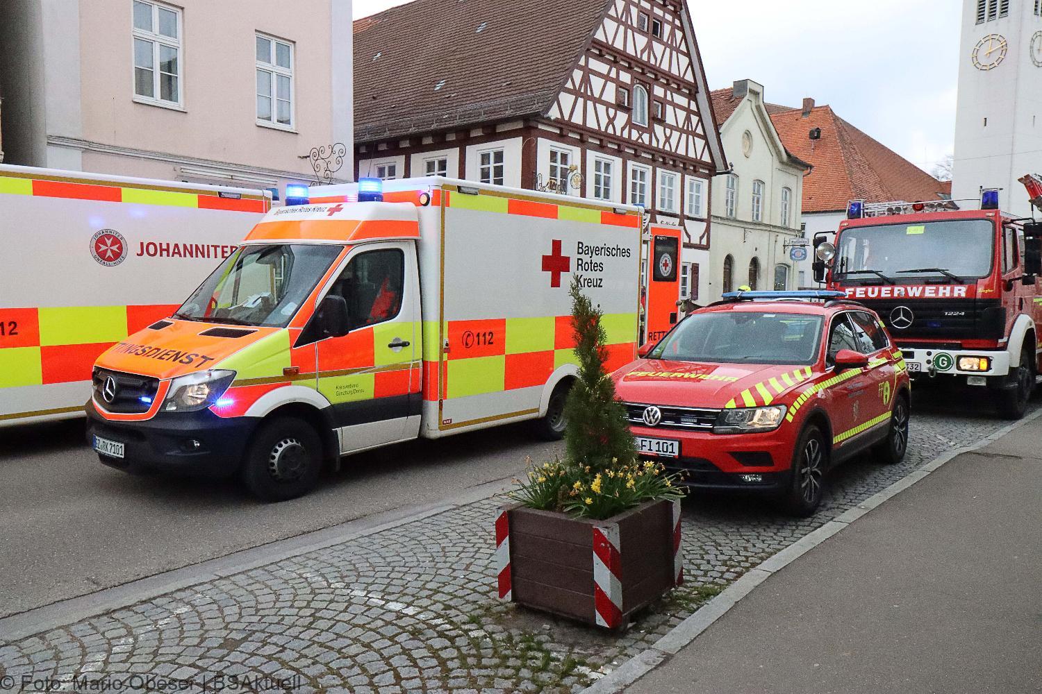 Unfall Ichenhausen Pkw gegen Gasthaus 18042021 6