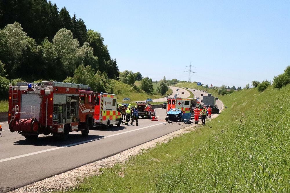 Unfall auf der A8 bei Günzburg