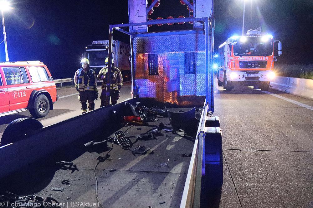 Autofahrer prallt gegen Sicherungsanhaenger A8