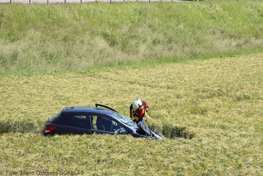 Autofahrerin überschlägt sich bei Unterknöringen