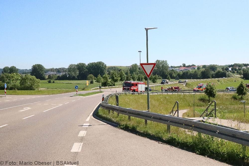 Autofahrerin überschlägt sich bei Unterknöringen