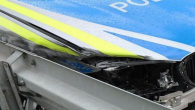Polizeifahrzeug Unfall