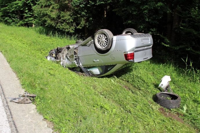 Unfall zwischen Schießen und Stoffenried