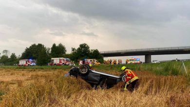 Familie überschlägt sich auf der Autobahn 7 bei Elchingen