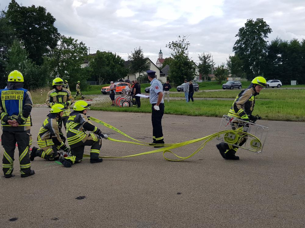 Leistungspruefung Loeschgruppe Feuerwehr Guenzburg