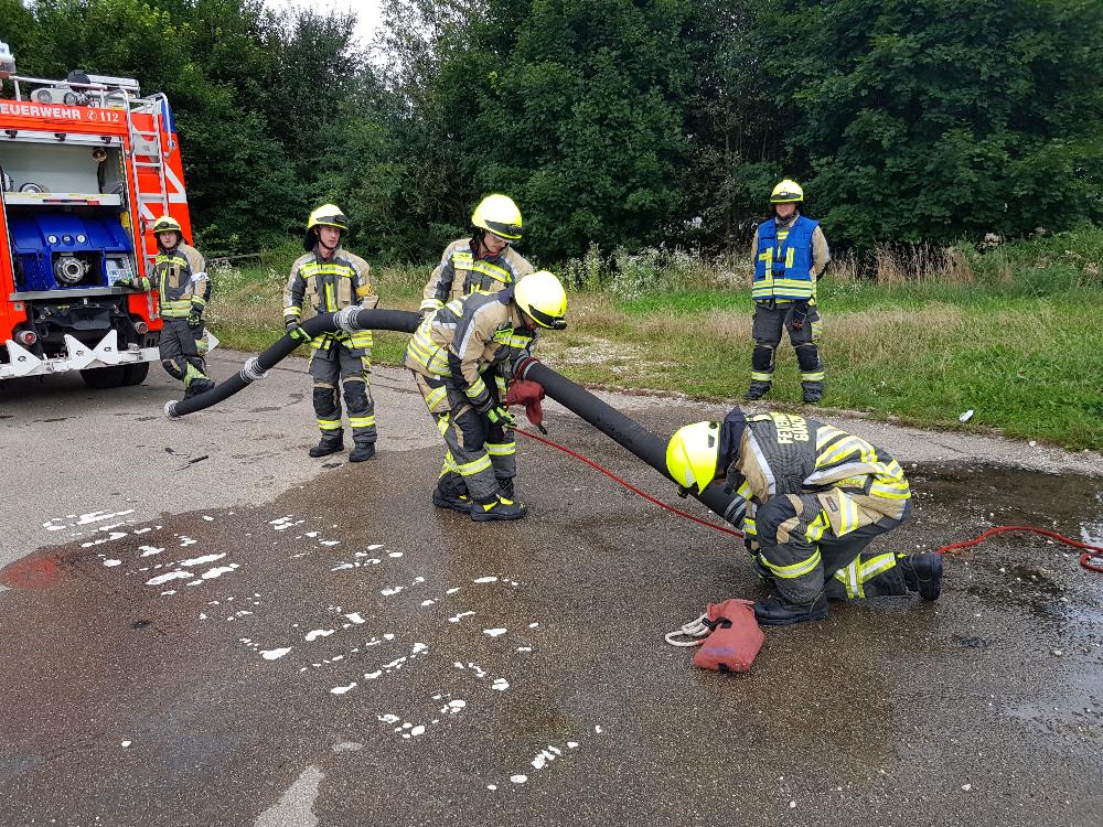 Leistungspruefung Loeschgruppe Feuerwehr Guenzburg
