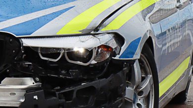 Polizeifahrzeug Unfall