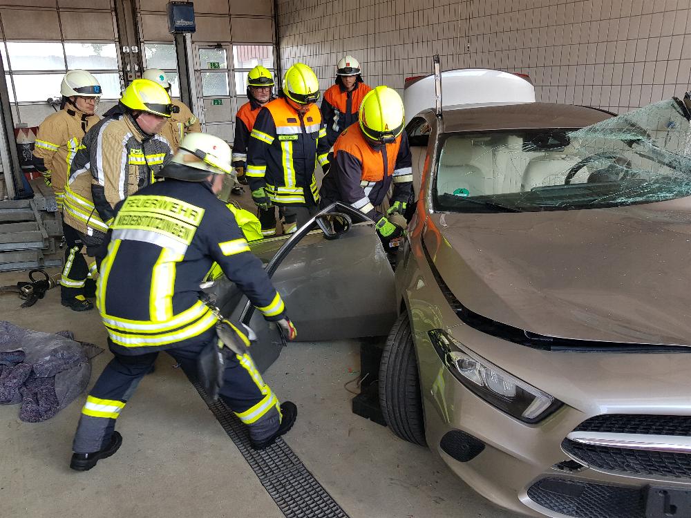 Schulung THL Rettung Feuerwehr Guenzburg August 2021