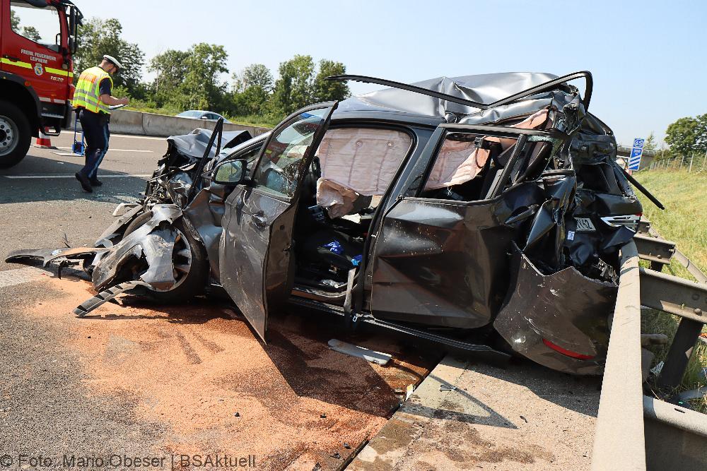 Unfall A8 nahe Kreuz Elchingen 21.08.2021