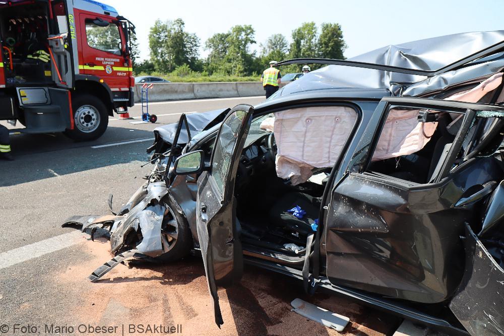 Unfall A8 nahe Kreuz Elchingen 21.08.2021