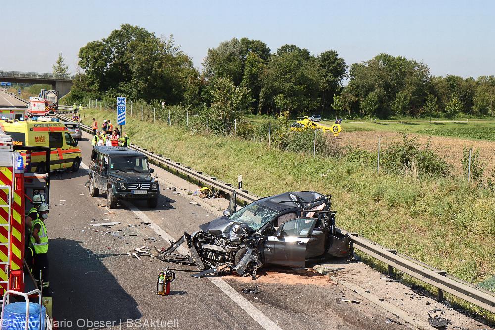 Unfall A8 nahe Kreuz Elchingen 21.08.2021