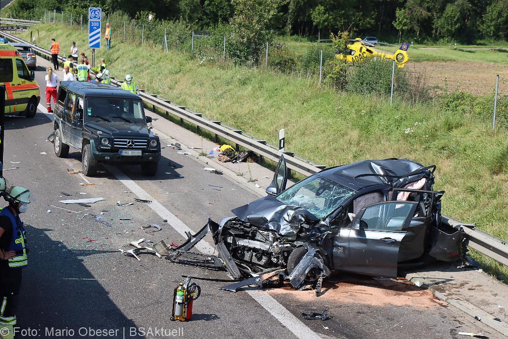 Unfall A8 nahe Kreuz Elchingen 21.08.2021