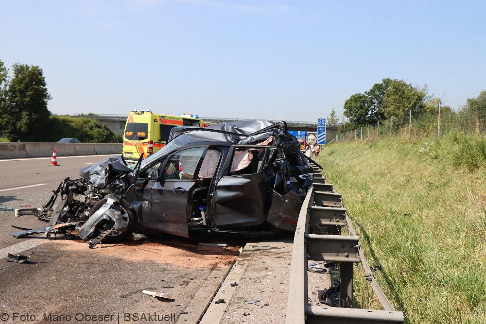 Unfall A8 nahe Kreuz Elchingen 21.08.2021