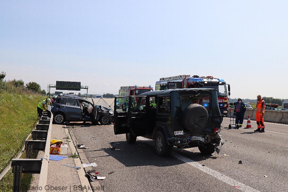 Unfall A8 nahe Kreuz Elchingen 21.08.2021
