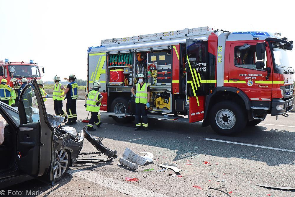 Unfall A8 nahe Kreuz Elchingen 21.08.2021