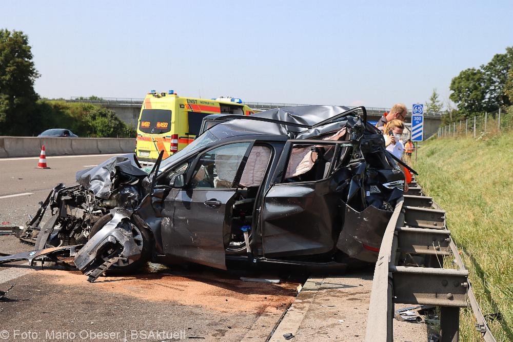 Unfall A8 nahe Kreuz Elchingen 21.08.2021