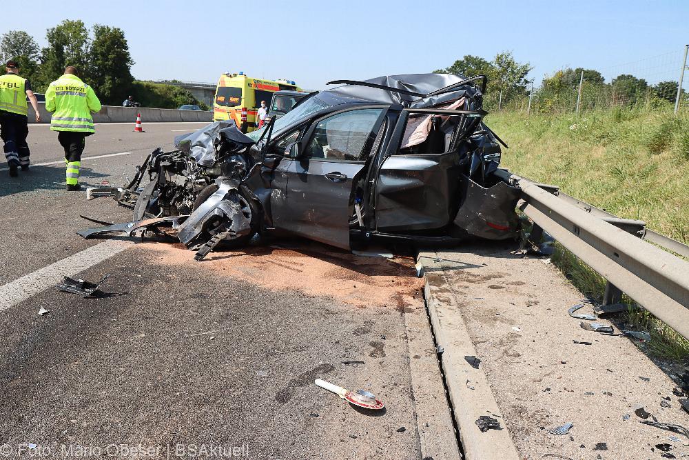 Unfall A8 nahe Kreuz Elchingen 21.08.2021