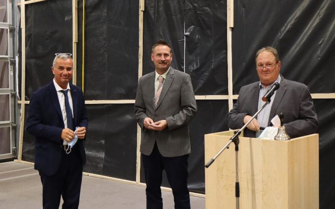Eisele und Albert Mueller Verleihung der Inspektionsnadel 1