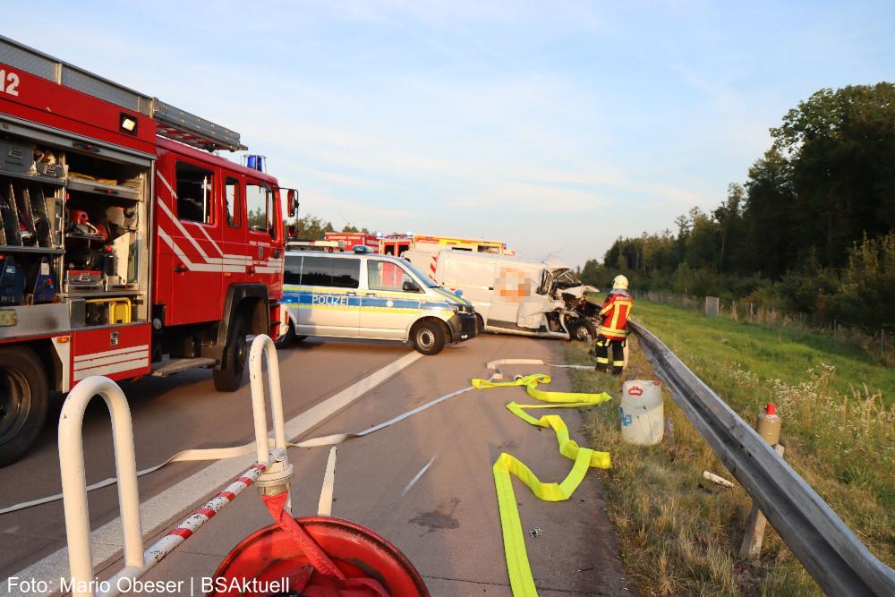 Unfall A8 Burgau Zusmarshausen 13092021