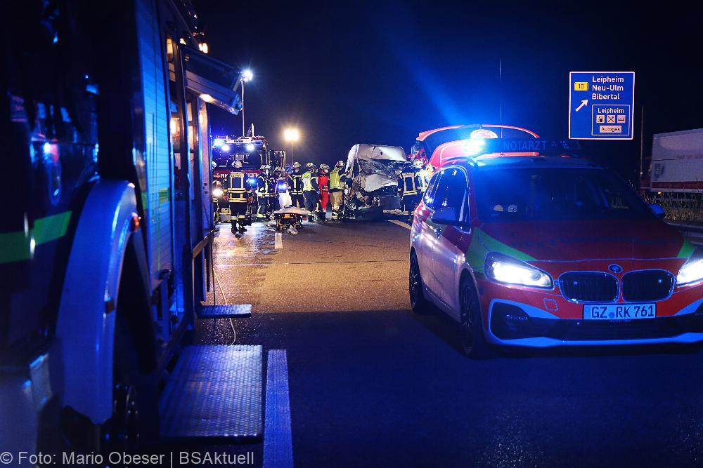 Unfall A8 Transporter Lkw Leipheim am 01.09.2021